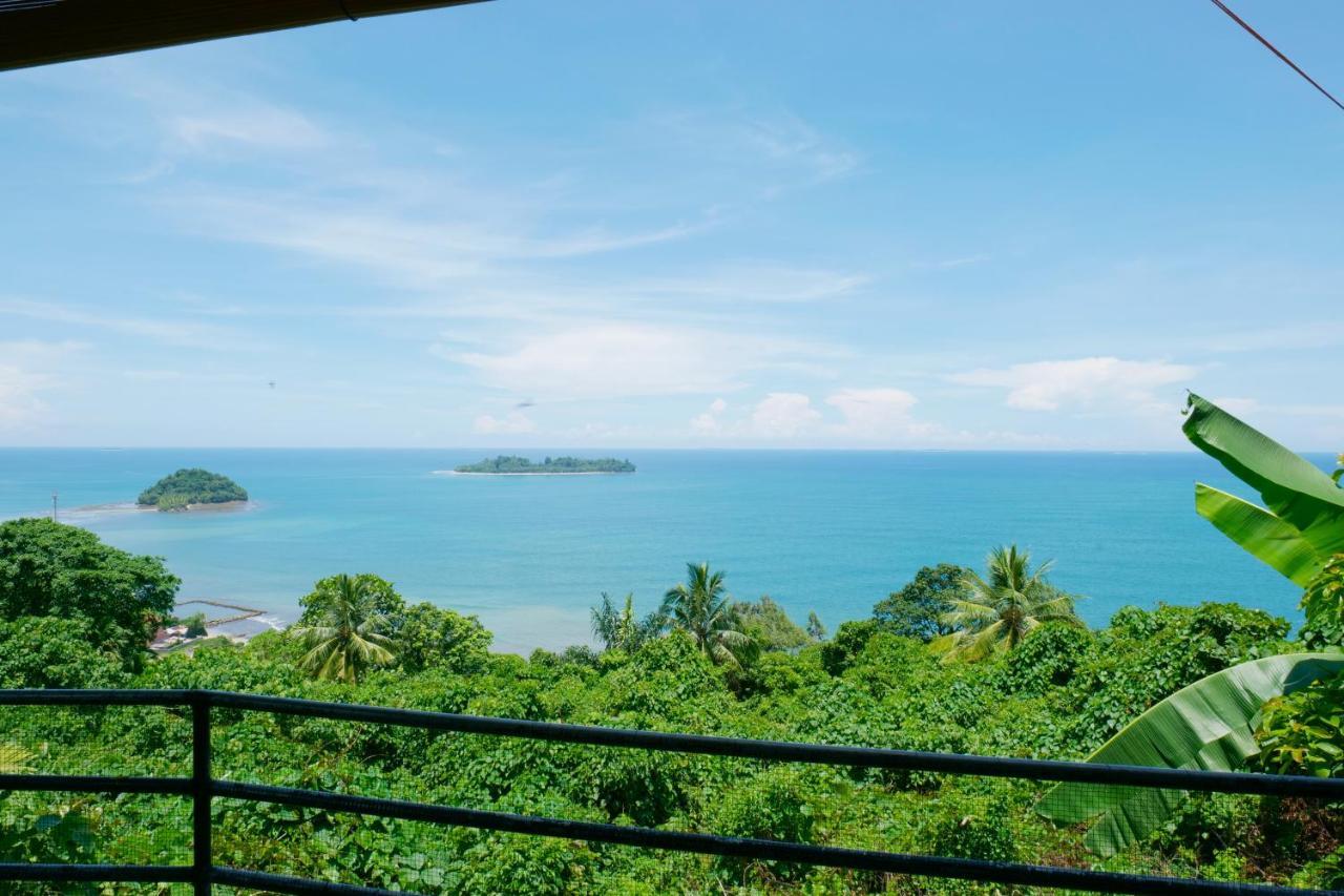 The View Padang, Amazing View, 8 Mins Mentawai Fast Ferry, Cold Beer,Close To Restaurants 外观 照片