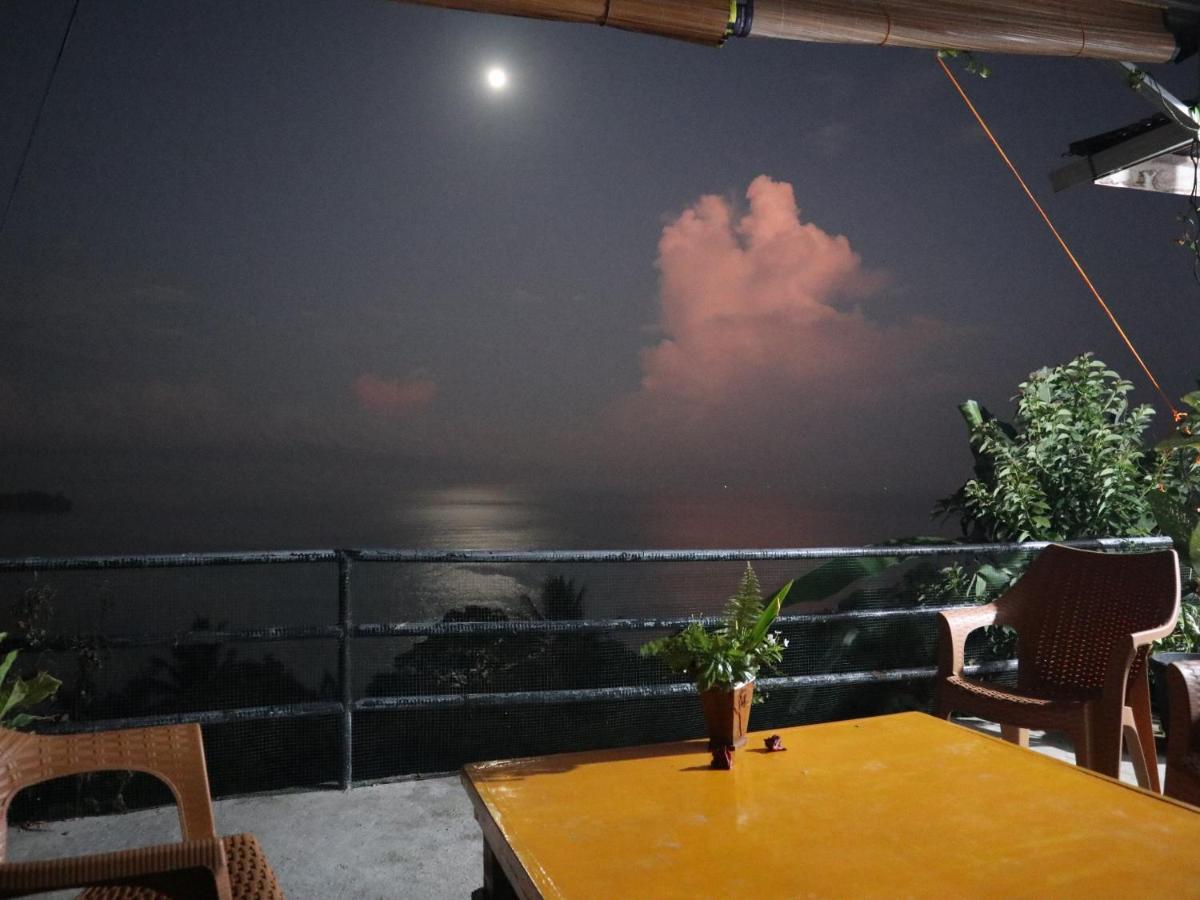 The View Padang, Amazing View, 8 Mins Mentawai Fast Ferry, Cold Beer,Close To Restaurants 外观 照片