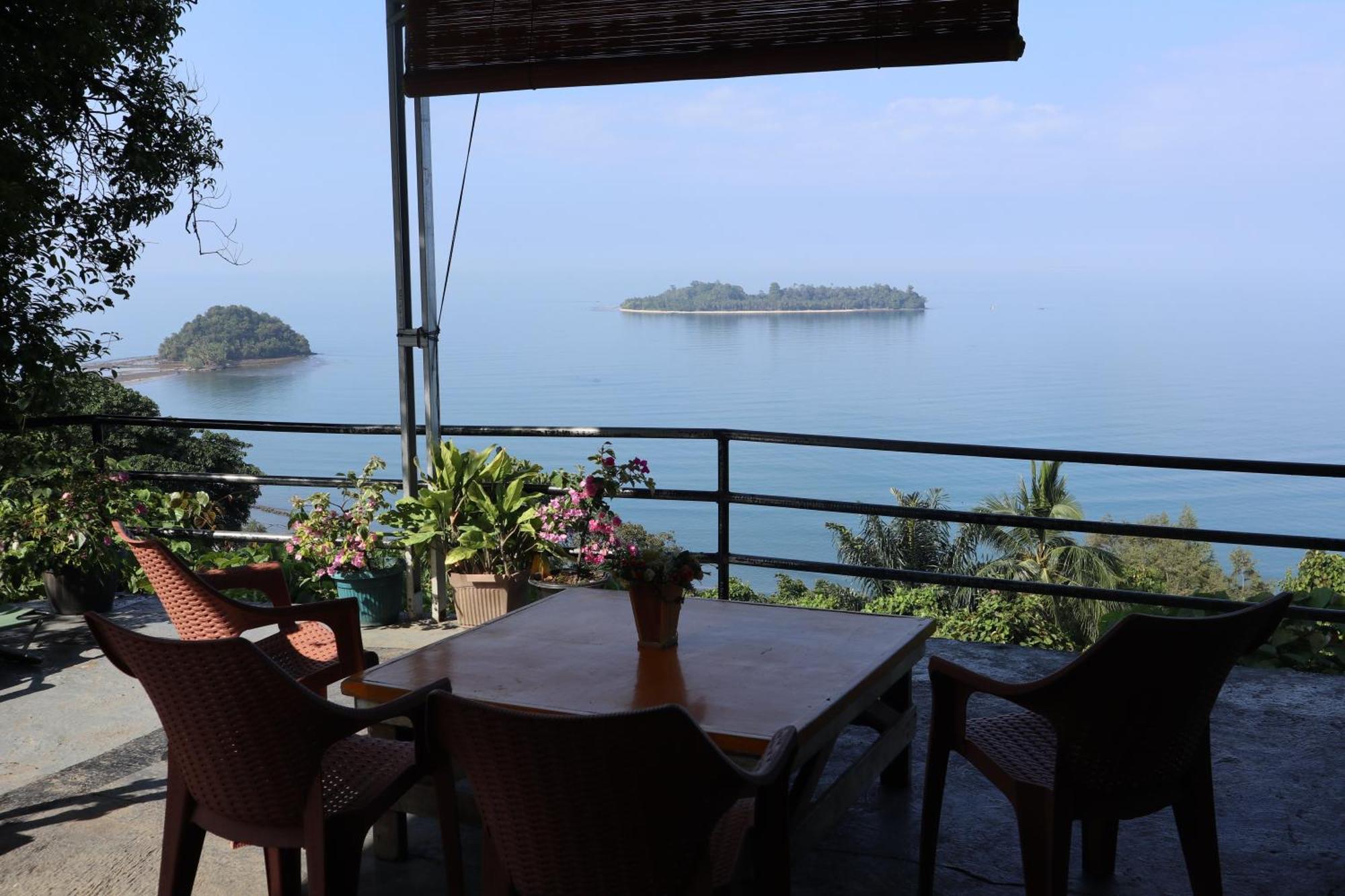 The View Padang, Amazing View, 8 Mins Mentawai Fast Ferry, Cold Beer,Close To Restaurants 外观 照片