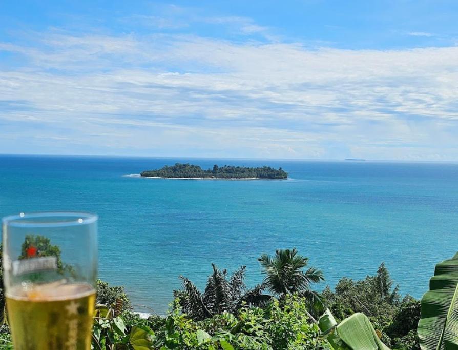 The View Padang, Amazing View, 8 Mins Mentawai Fast Ferry, Cold Beer,Close To Restaurants 外观 照片