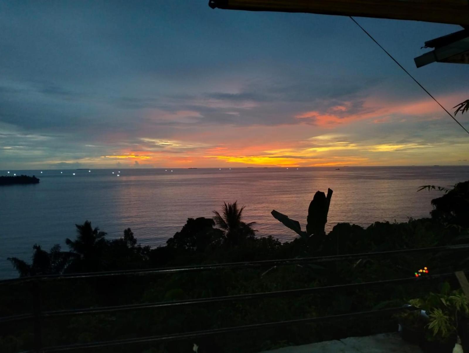 The View Padang, Amazing View, 8 Mins Mentawai Fast Ferry, Cold Beer,Close To Restaurants 巴东 外观 照片